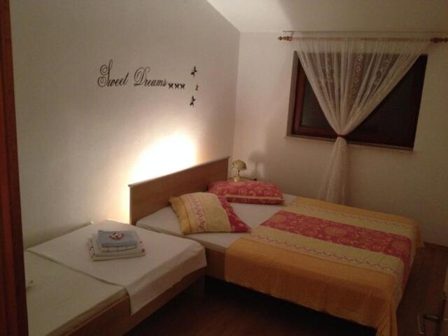 Apartmani Cosic Ante Dobropoljana Bilik gambar